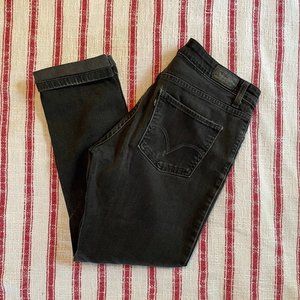 Black Mid-Rise Levi's Jeans